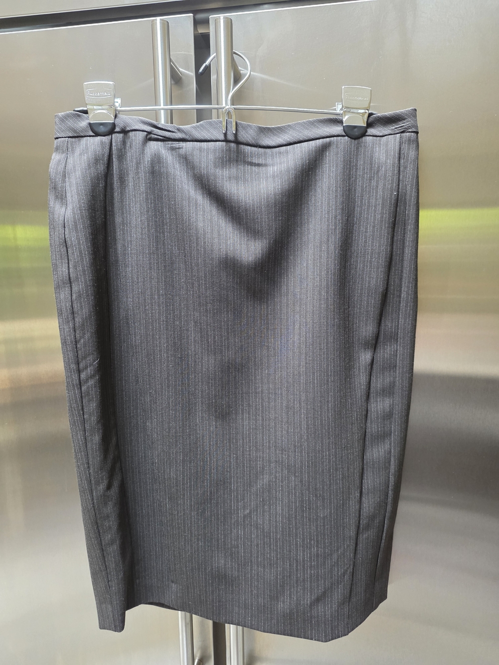 BSBG Women's Gray Pinstripe Pencil Skirt Sz 4
